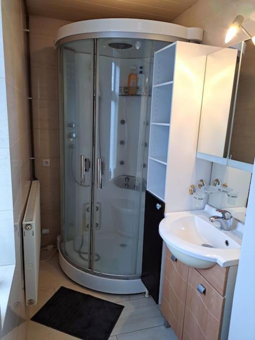 Spacious Apartment -Top Location Акурейрі Екстер'єр фото